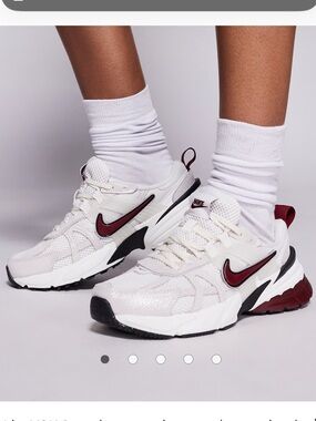 Nike Wmns V2K Run SE 'White Black Team Red'